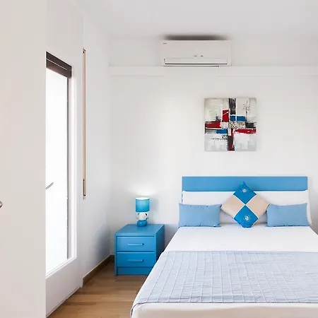 Magnificent 7 Bedroom In Sitges
