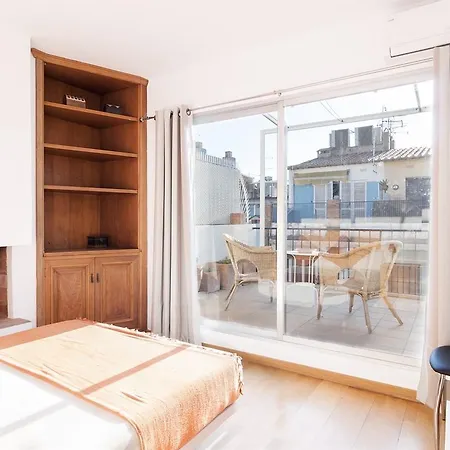 Magnificent 7 Bedroom In Apartment *
